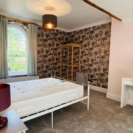 Unique Country Estate Nr Mountains & *