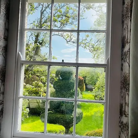 Unique Country Estate Nr Mountains & *