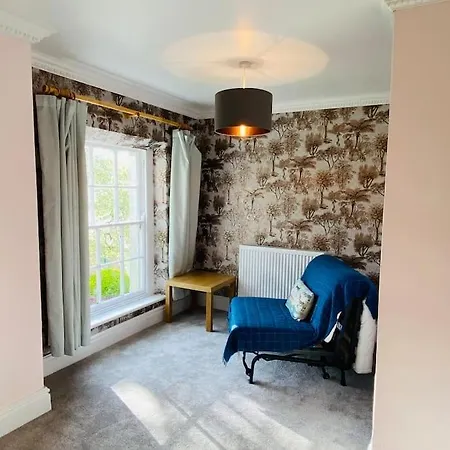 Unique Country Estate Nr Mountains &